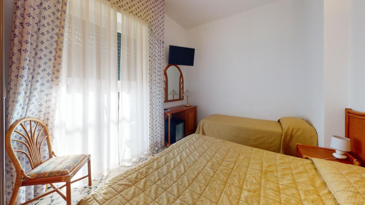 Hotel Zunino Spotorno Exterior photo